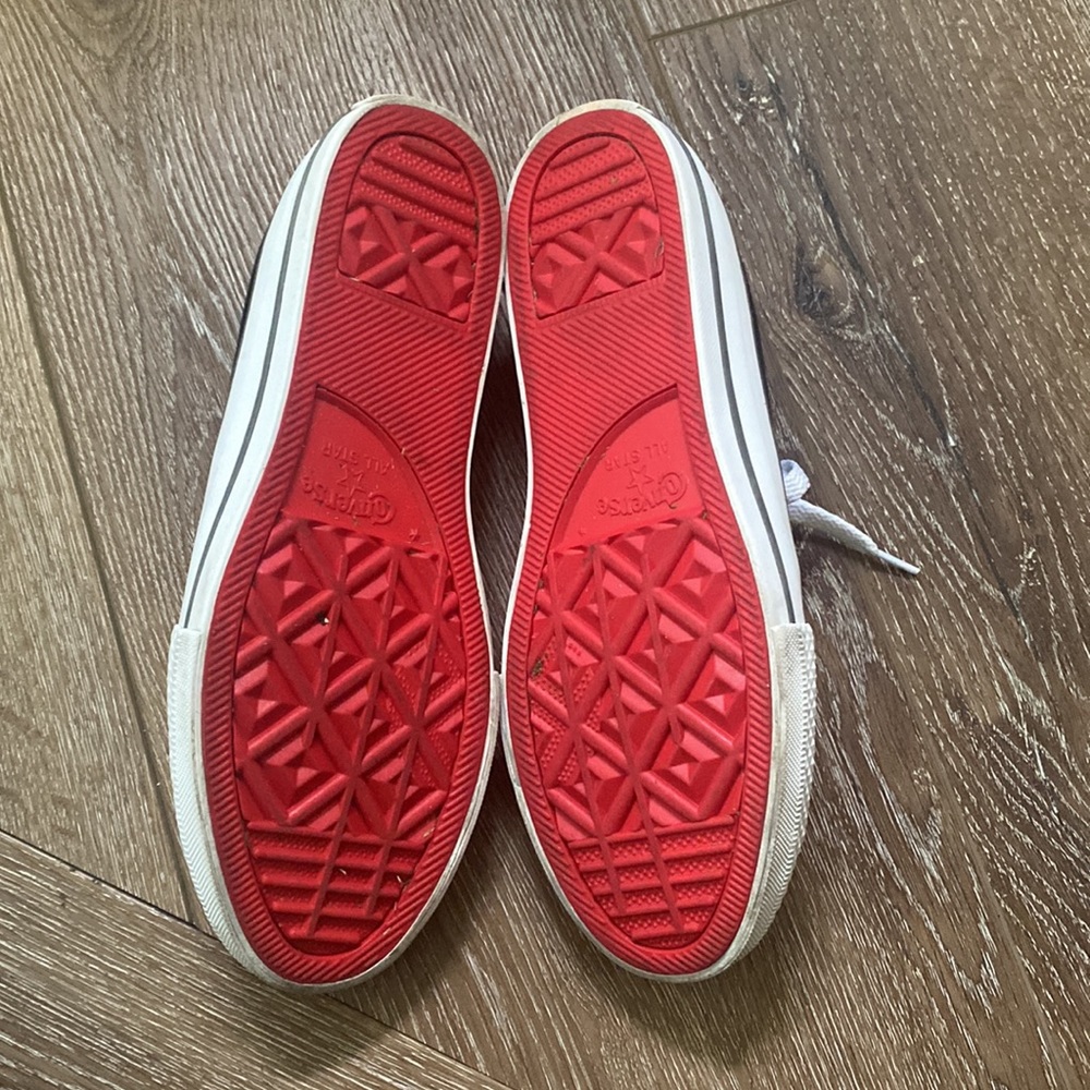 Converse Low Tops - Picture 9 of 10